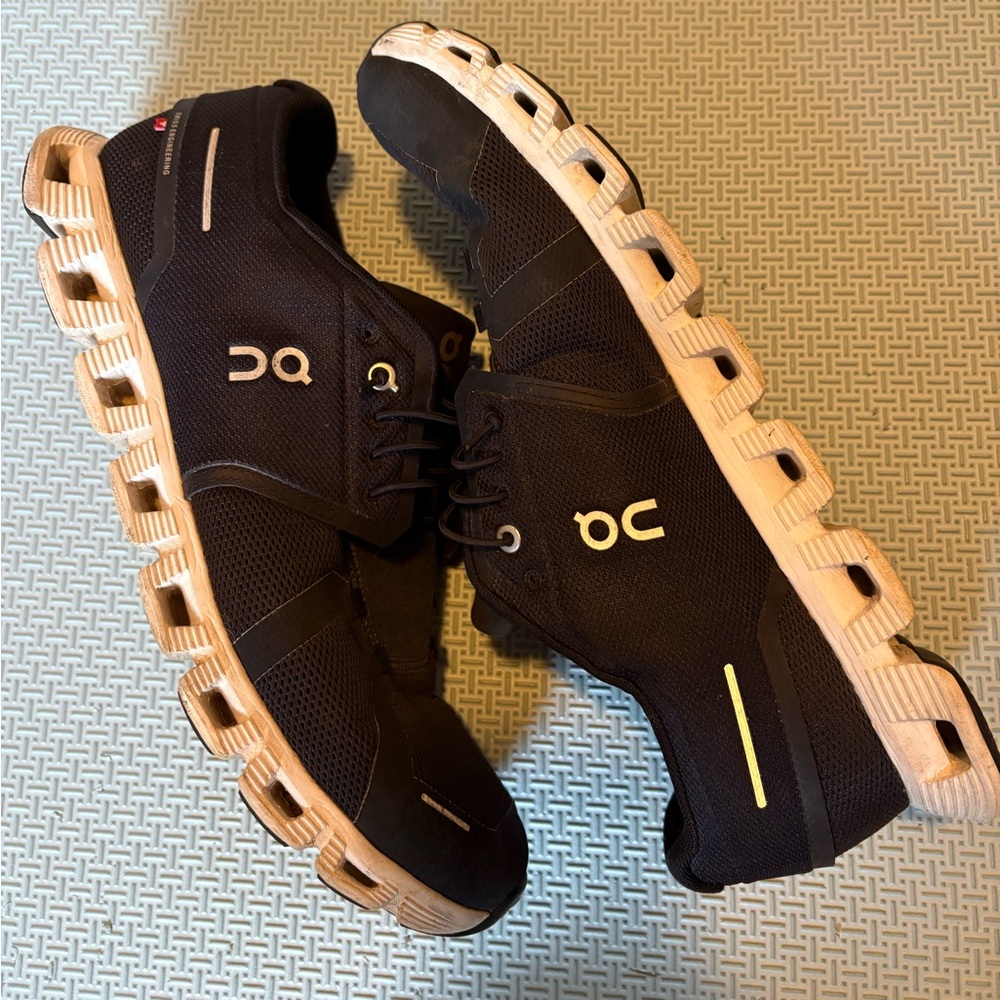 On Running Cloud 5 Men's Size 13 Black Athletic Shoes